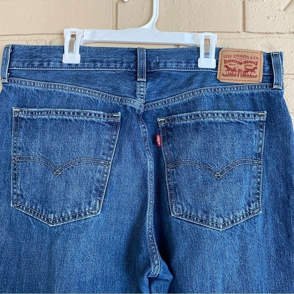 Levi's Low Pro Mid-Rise Jeans - Womens Size 31 - Med Wash Distressed 100% Cotton - Picture 3 of 7